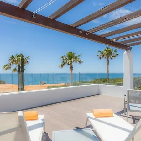 Prado - Beautiful Beachfront Βίλα *