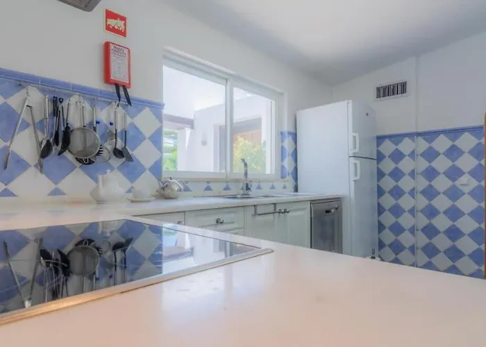 Prado - Beautiful Beachfront Villa Albufeira