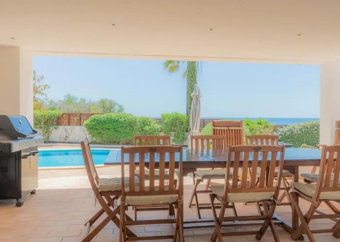 Prado - Beautiful Beachfront Villa